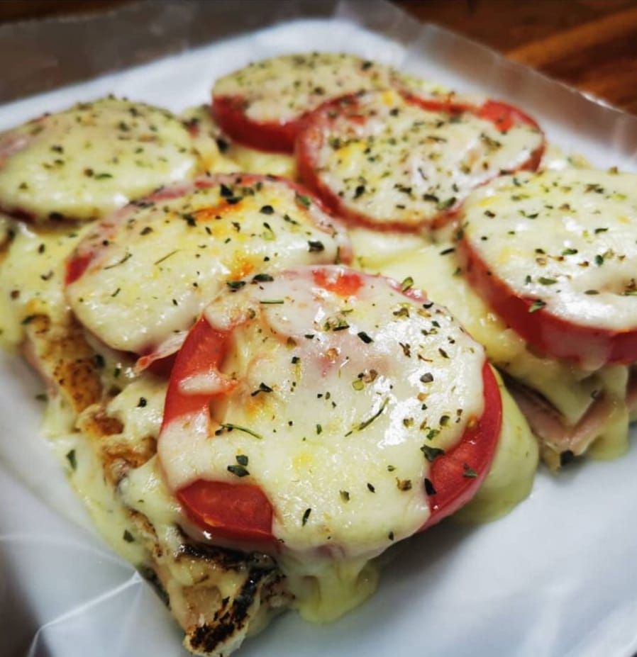 Muzzarella con tomate — Rubik